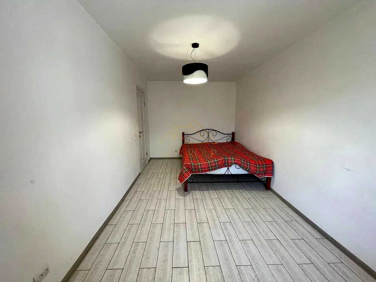 1864979976787527