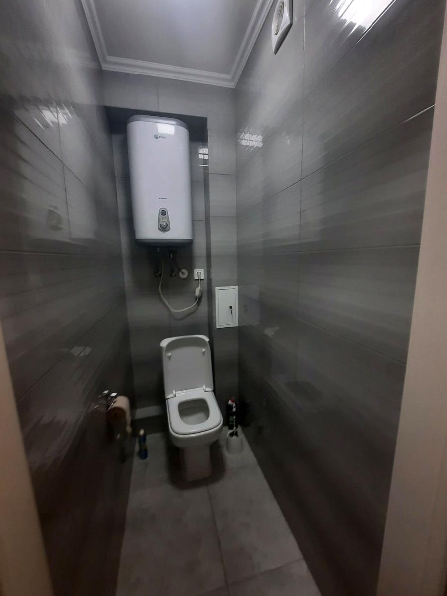 1864983696052625