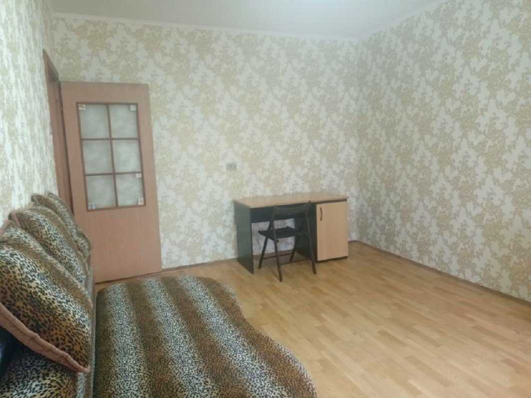 1864985592362927