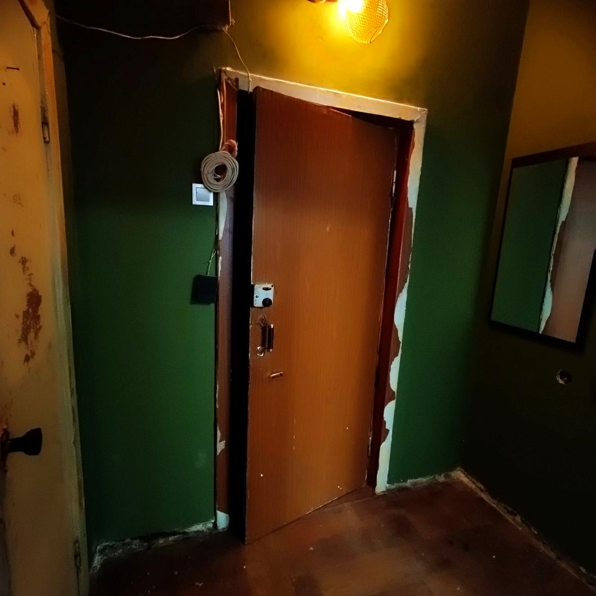 1864985620656214