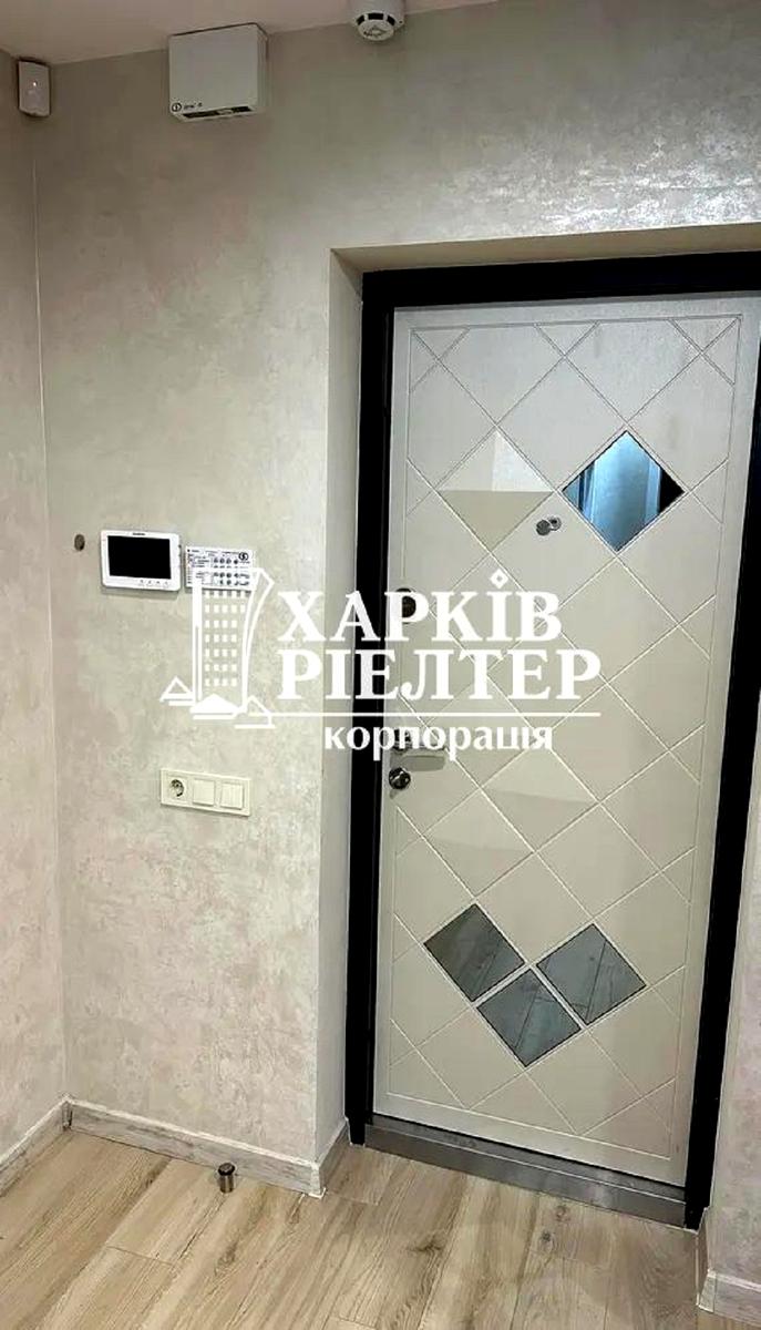 1864989753742982