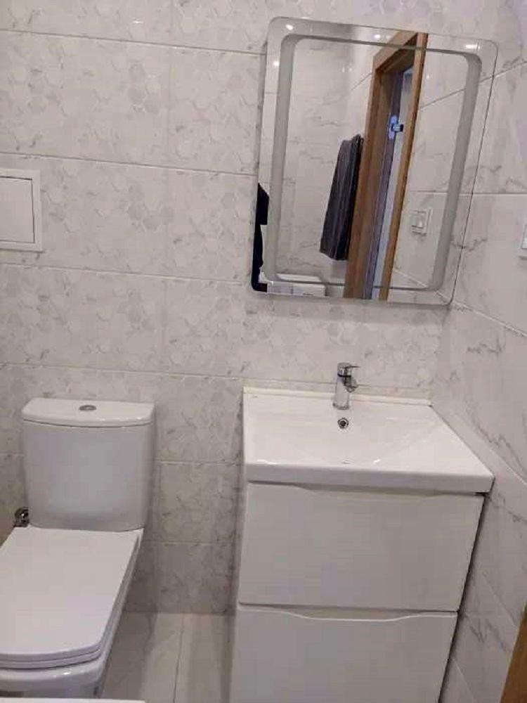 1864990436237914