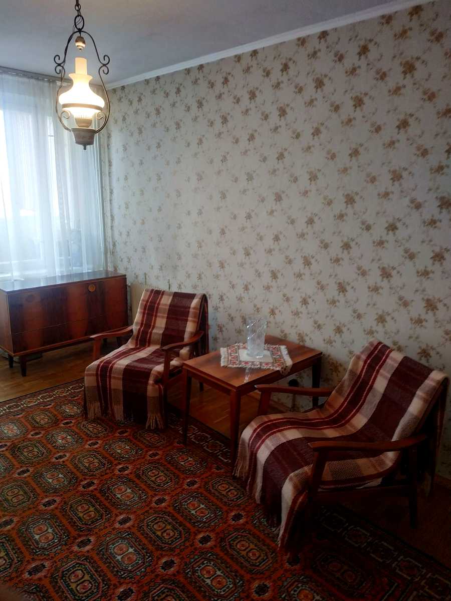 1864992561310036