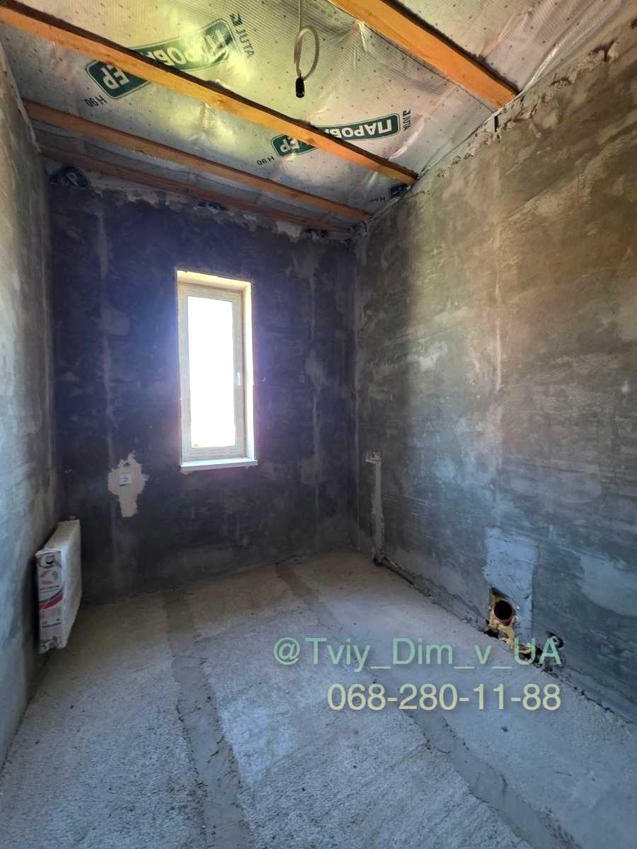 1864996943369900