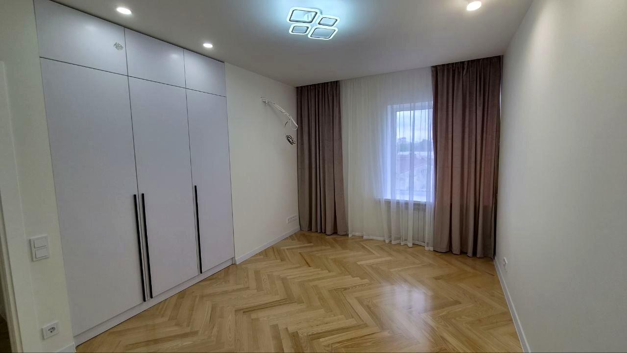 1865004934793122