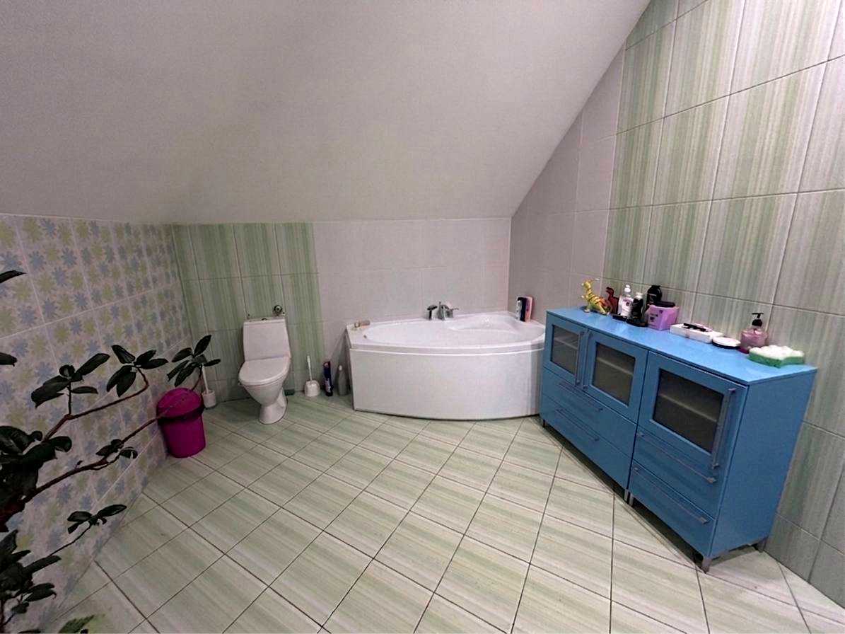 1865013422002891