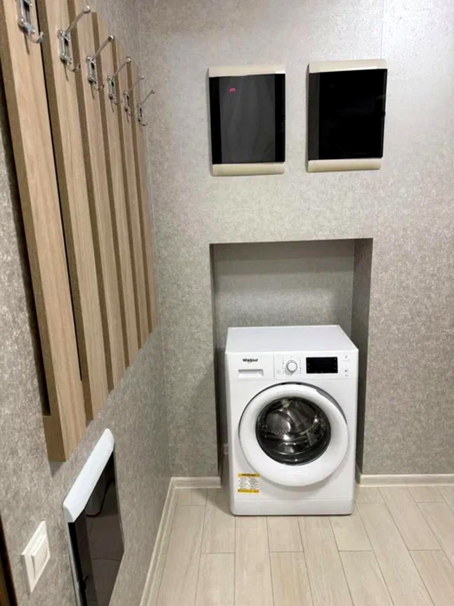 1865053097622333