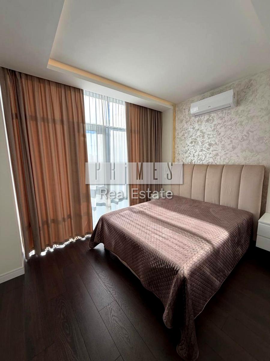 1865056029398296