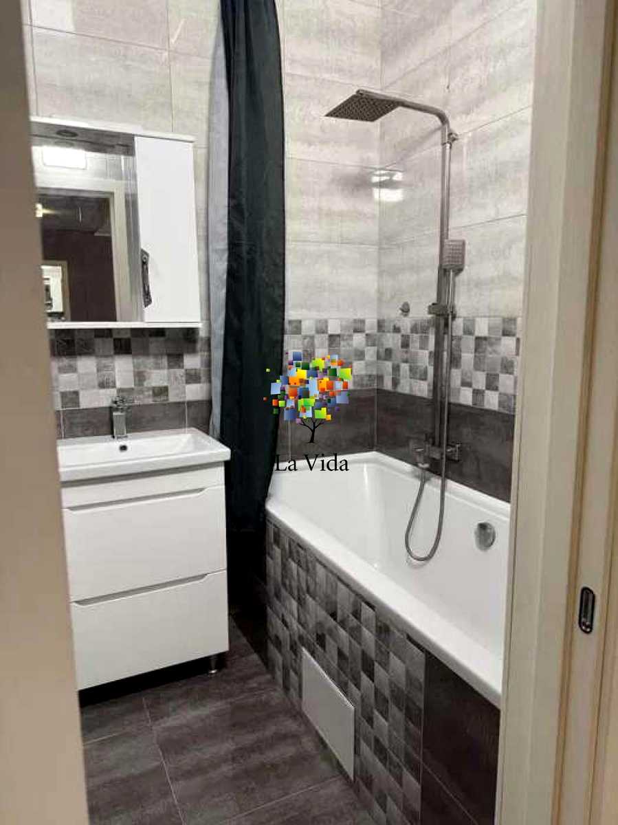 1865060542272424