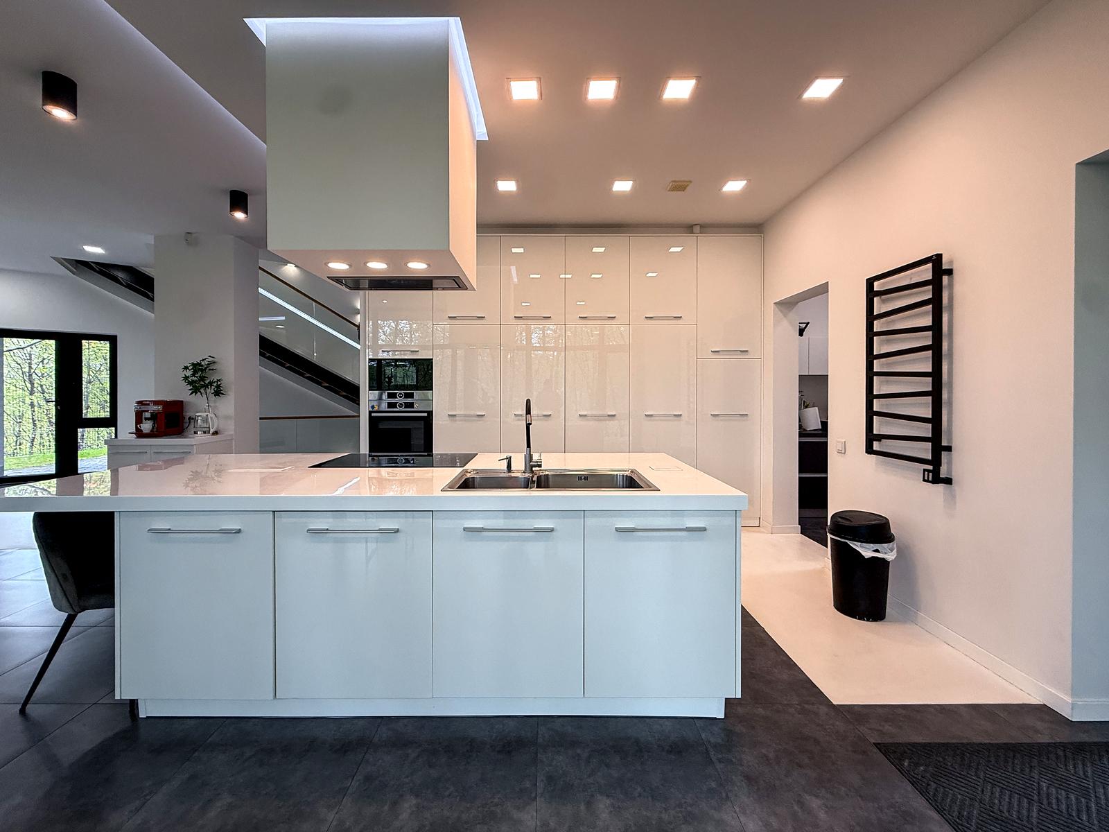 1865060717614123