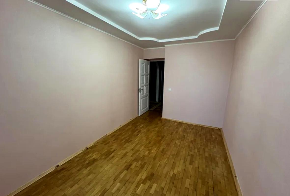 1865061176003729
