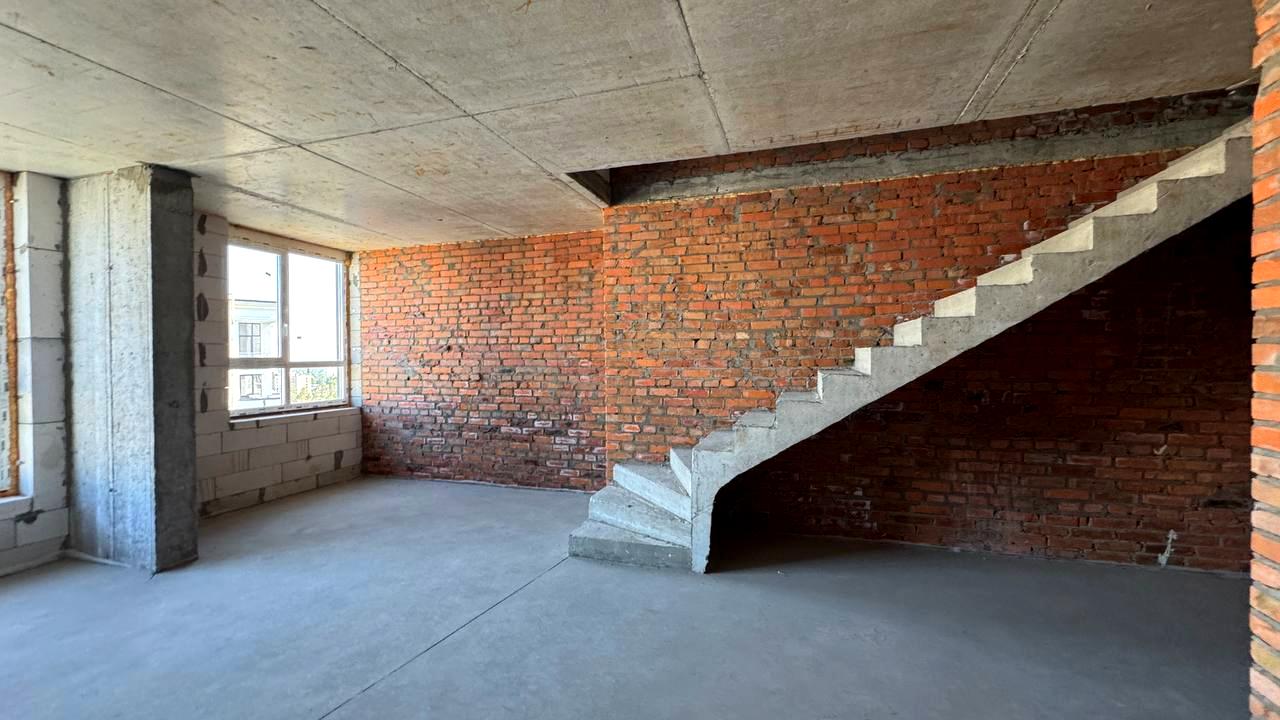 1865061468813010