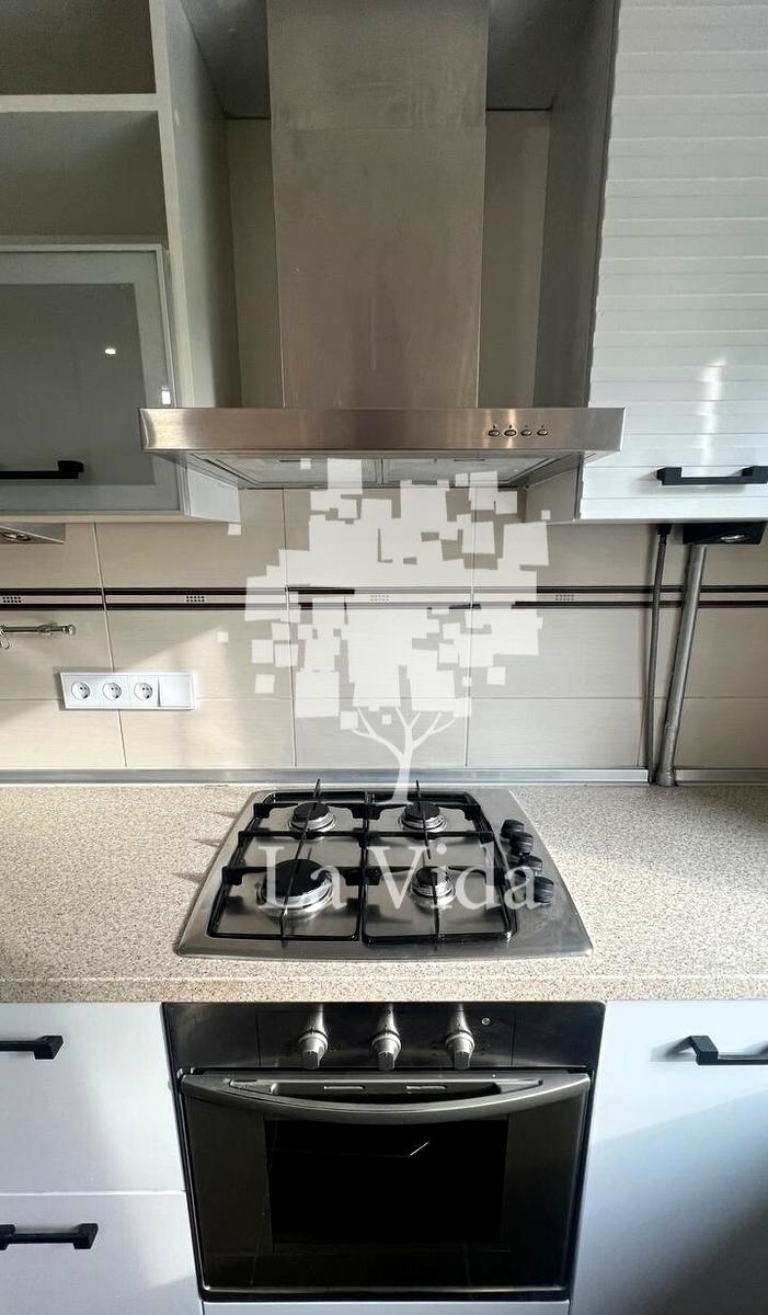 1865074112108263