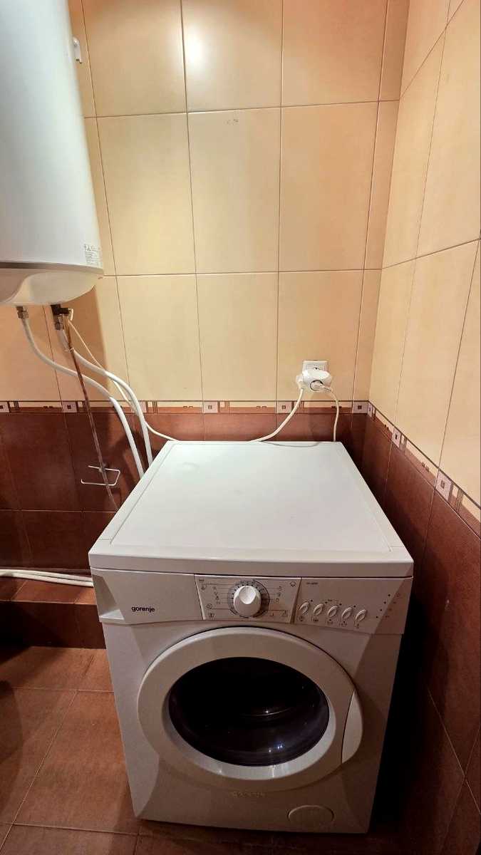 1865075772453735