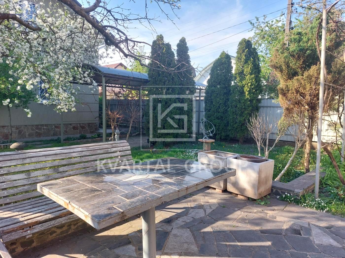 1865076601892482
