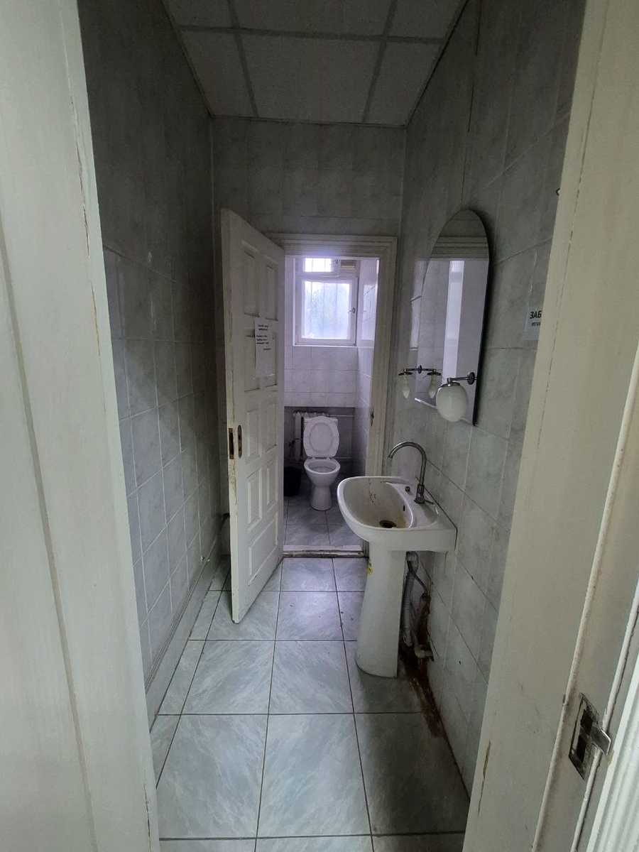 1865084828504371
