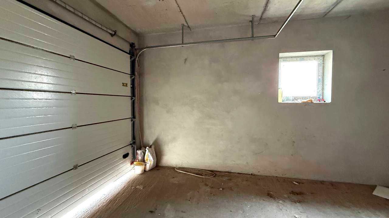 1865084897210368