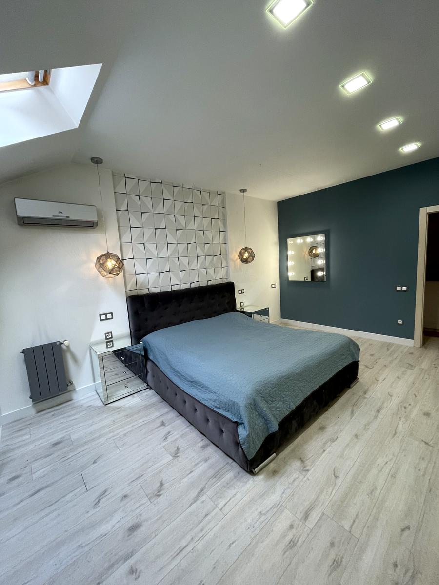 1865085489800001