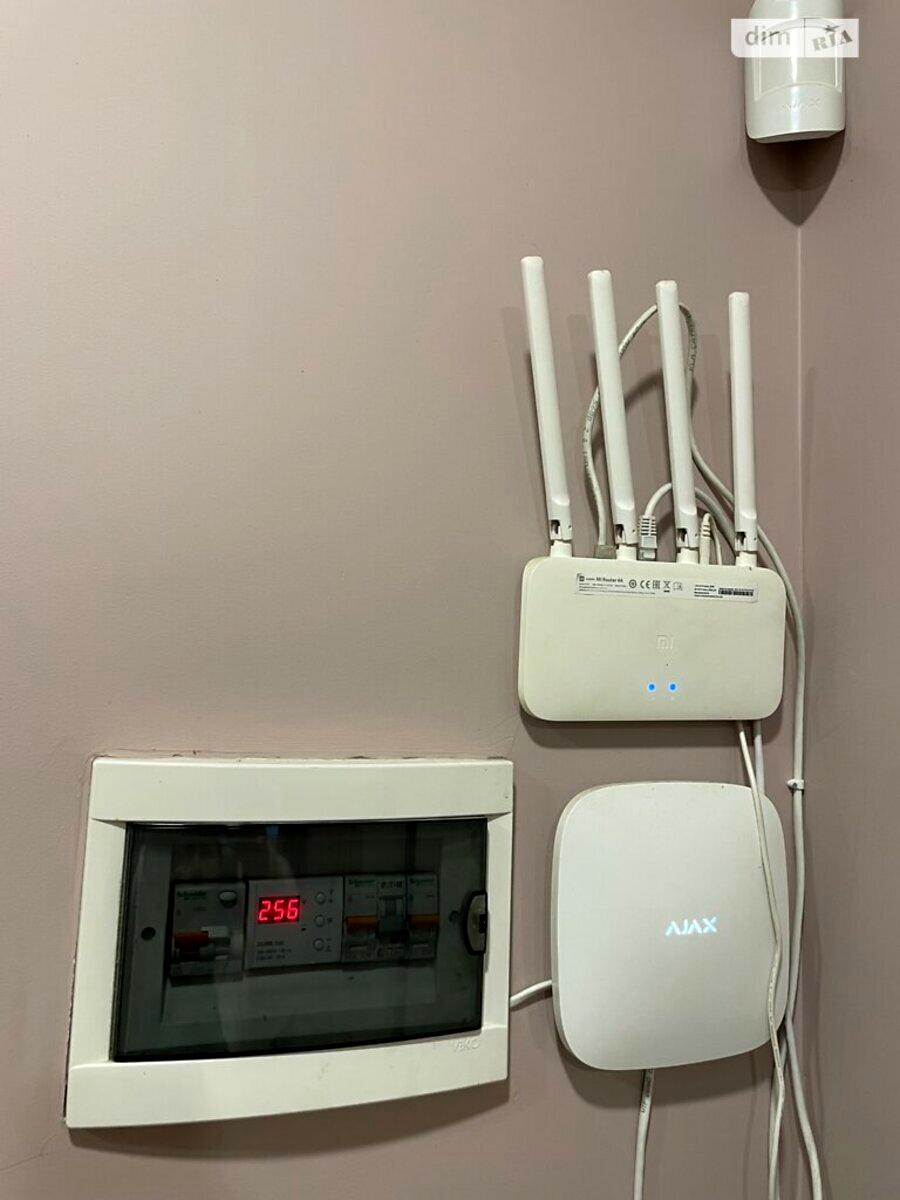 1865085759564611