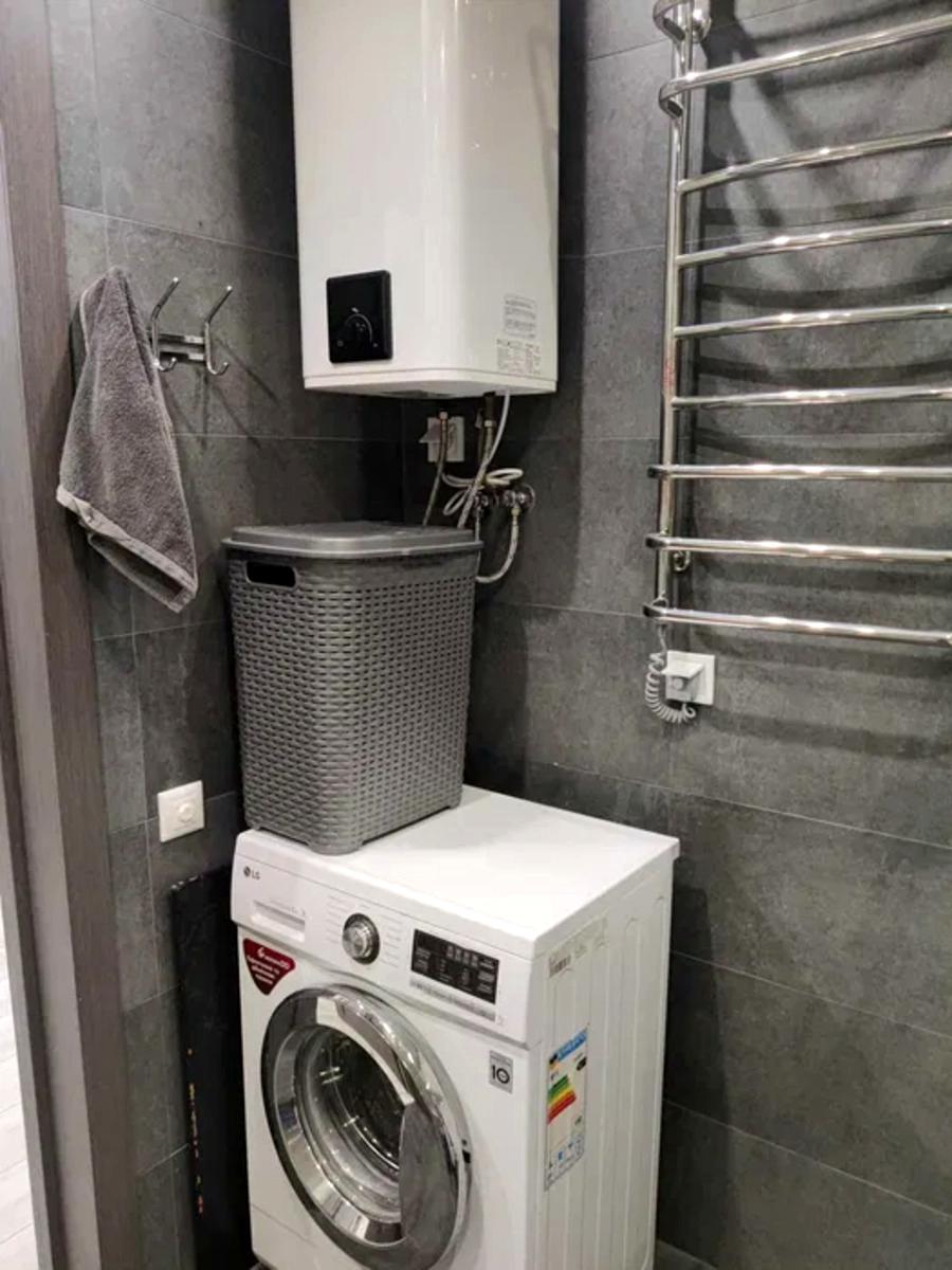 1865140057538125