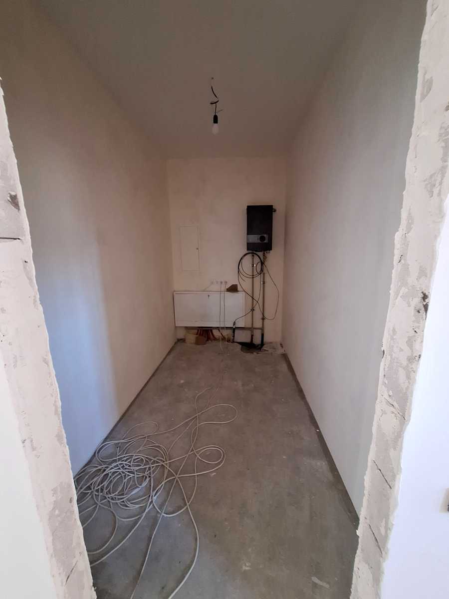 1865143574646896