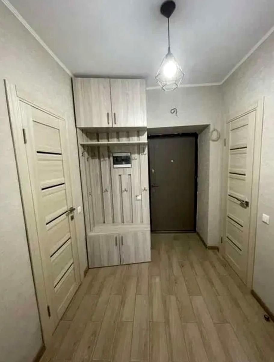 1865143928160570