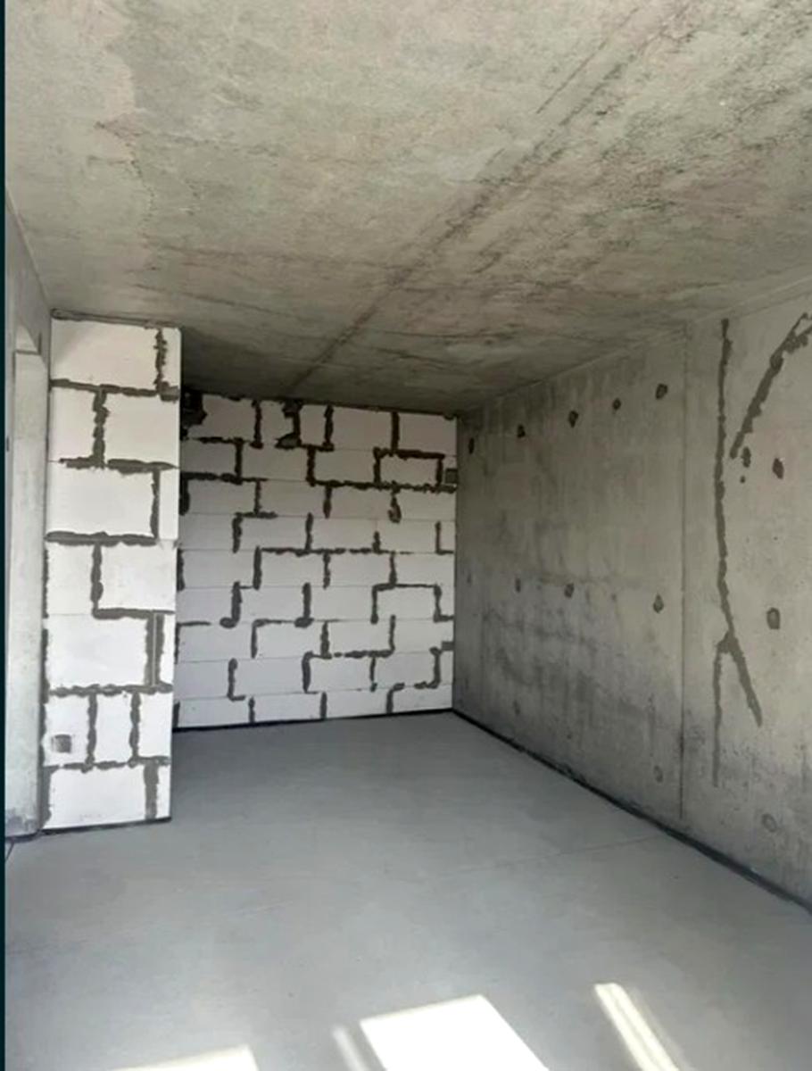 1865148965151285