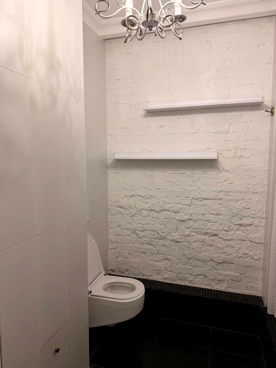 1865153747805534