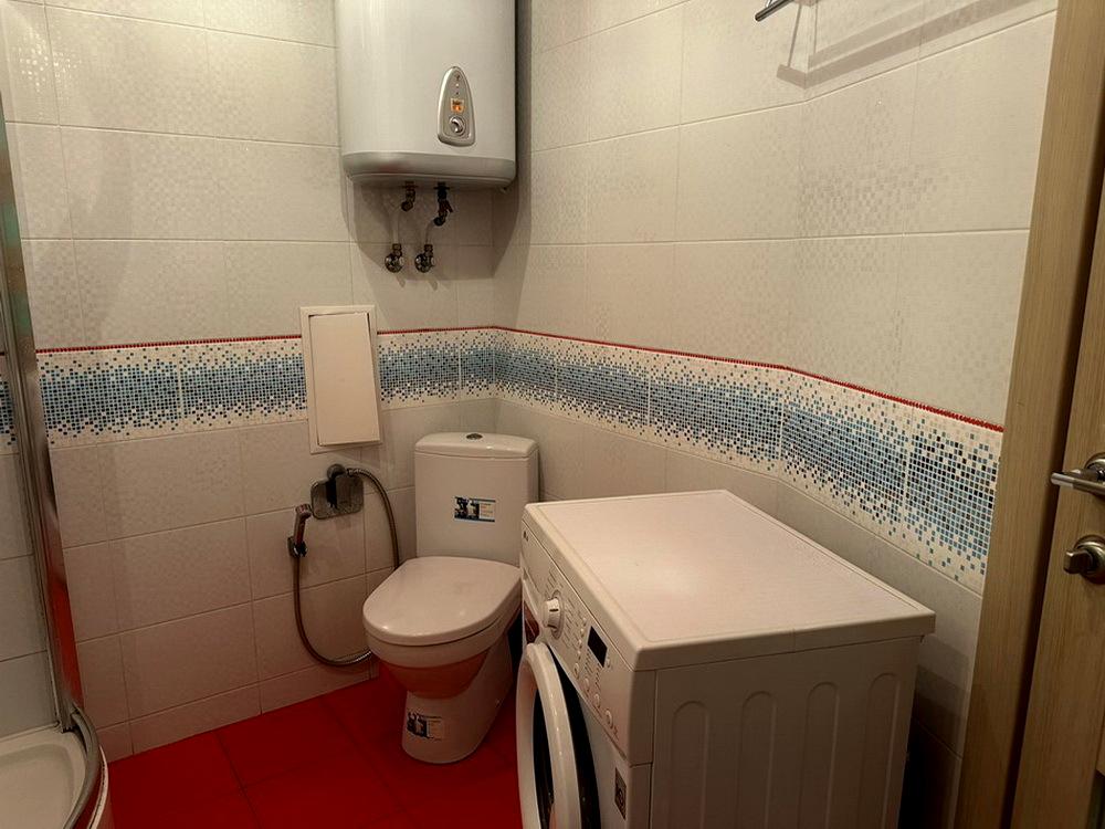 1865156451859645