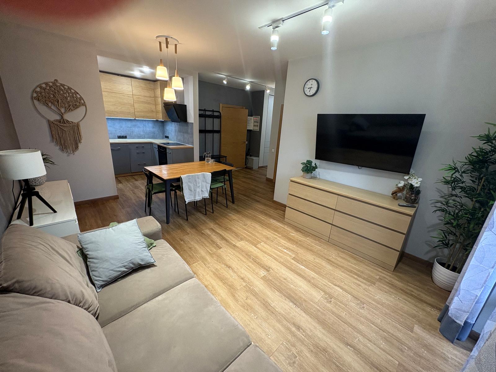 1865158605689815