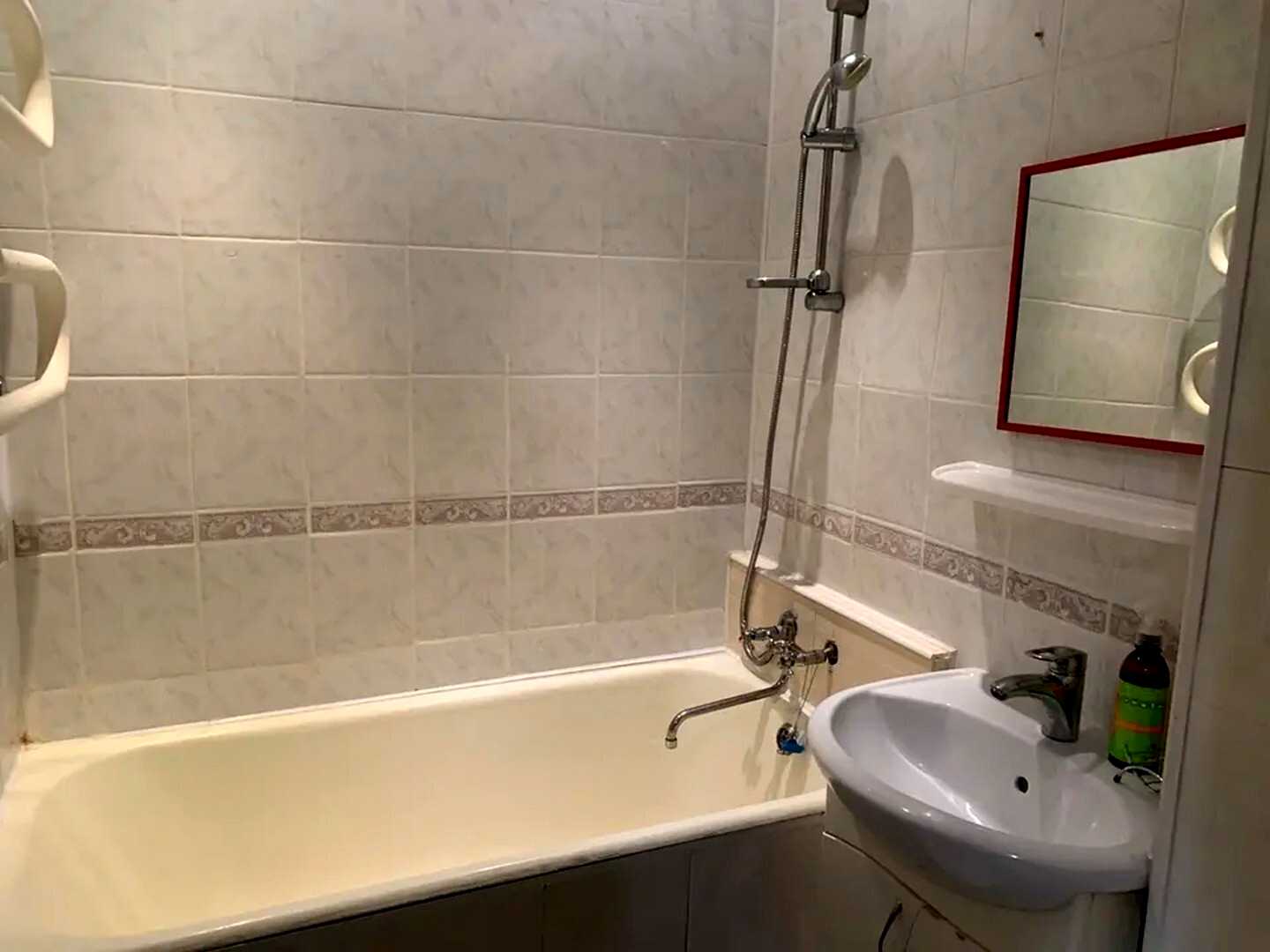 1865160537270600