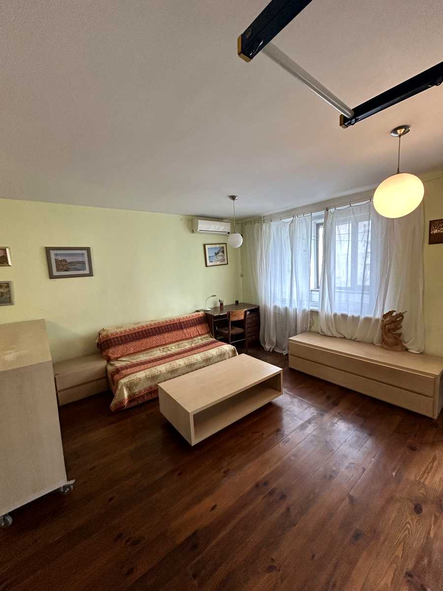 1865162856152296