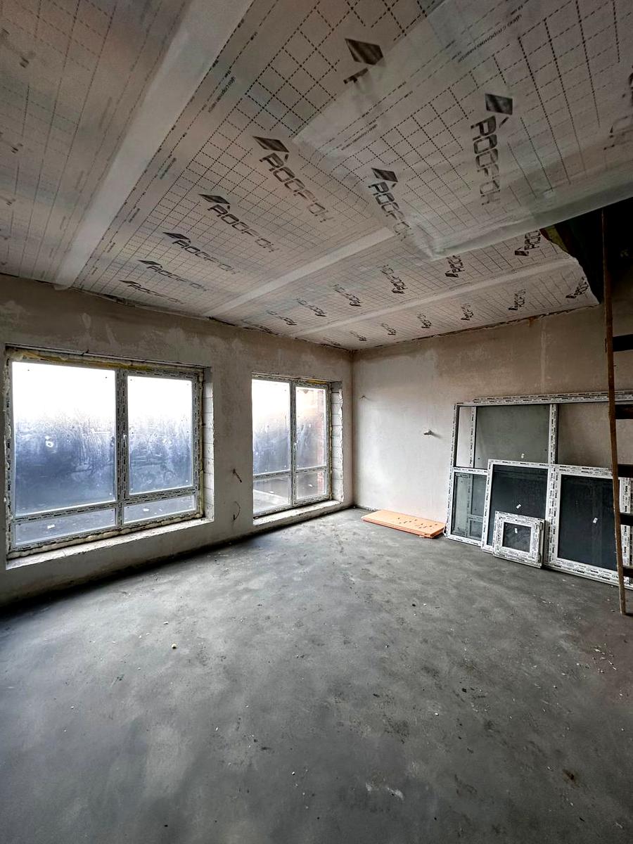 1865166566856577