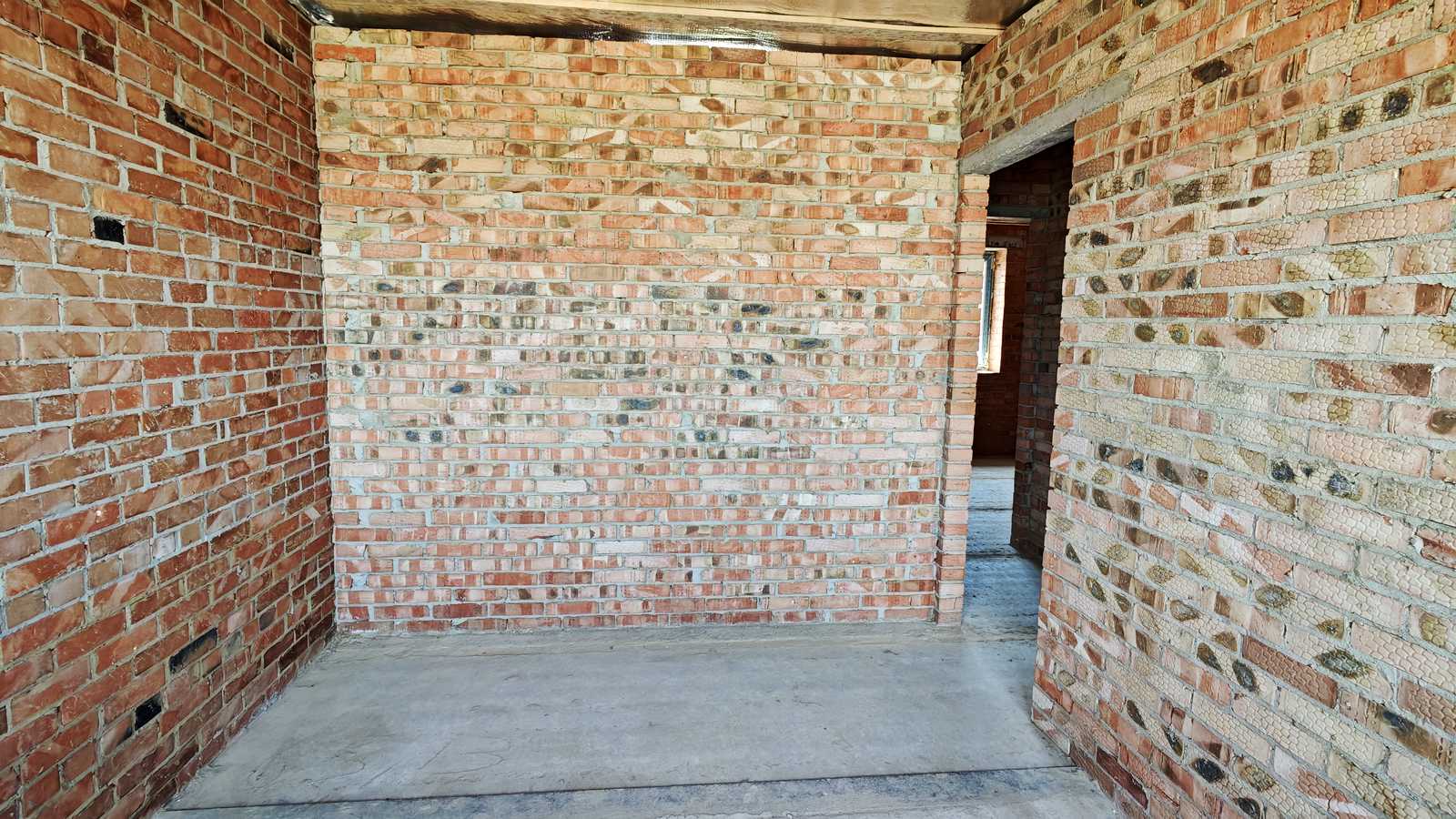 1865174858766309