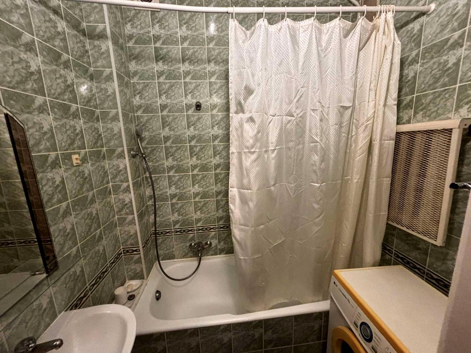 1865175148494558