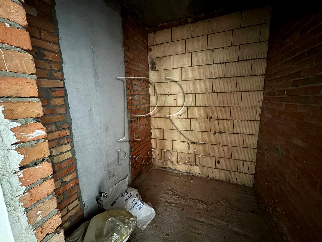 1865235643428480