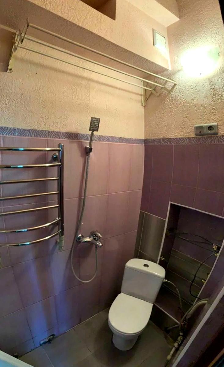1865238069469996