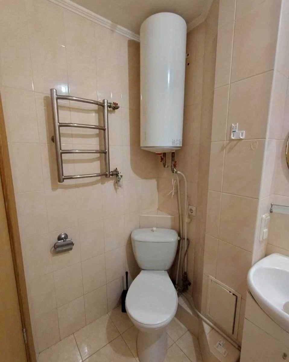 1865240365637400