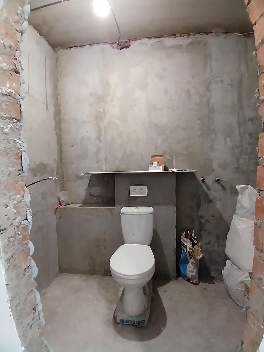 1865247796554616