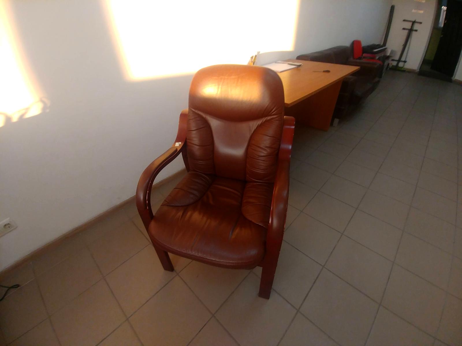 1865247809973569