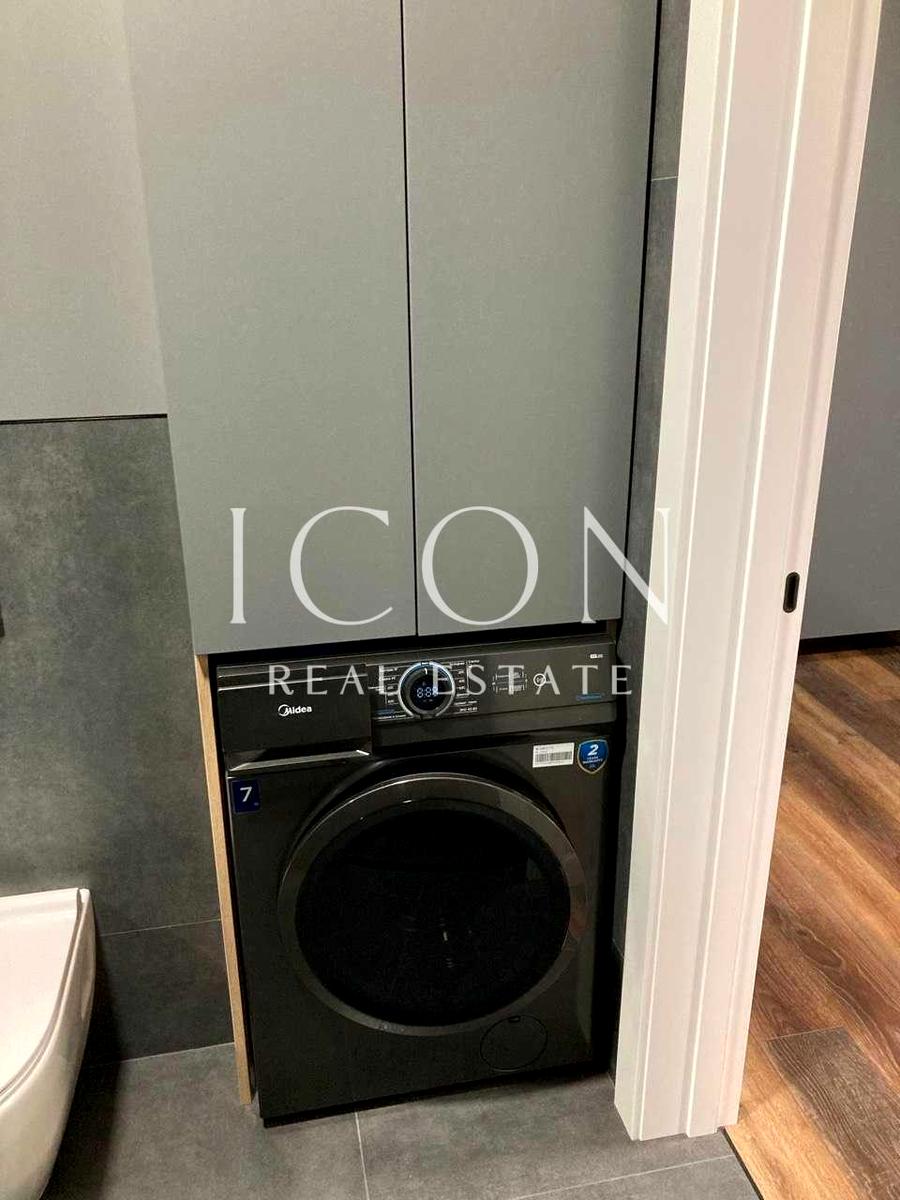 1865252466275695