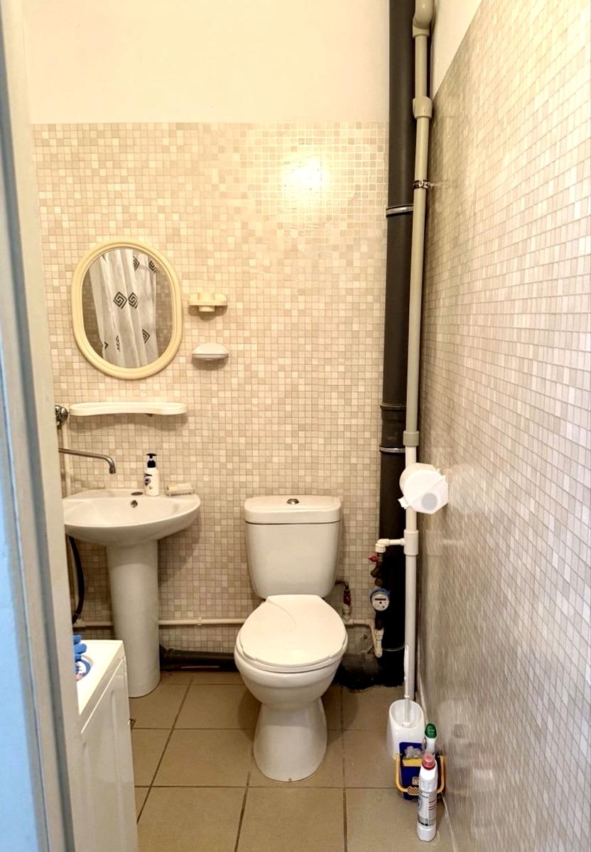 1865256075423878