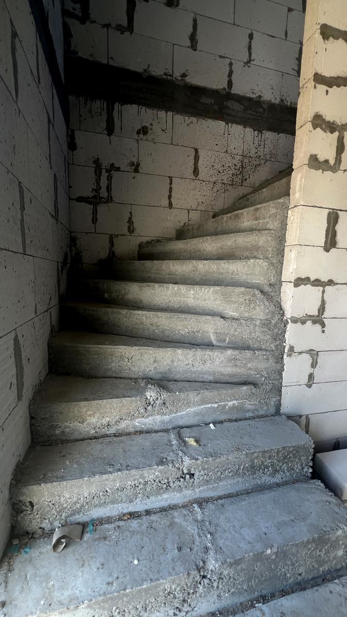 1865259497925837