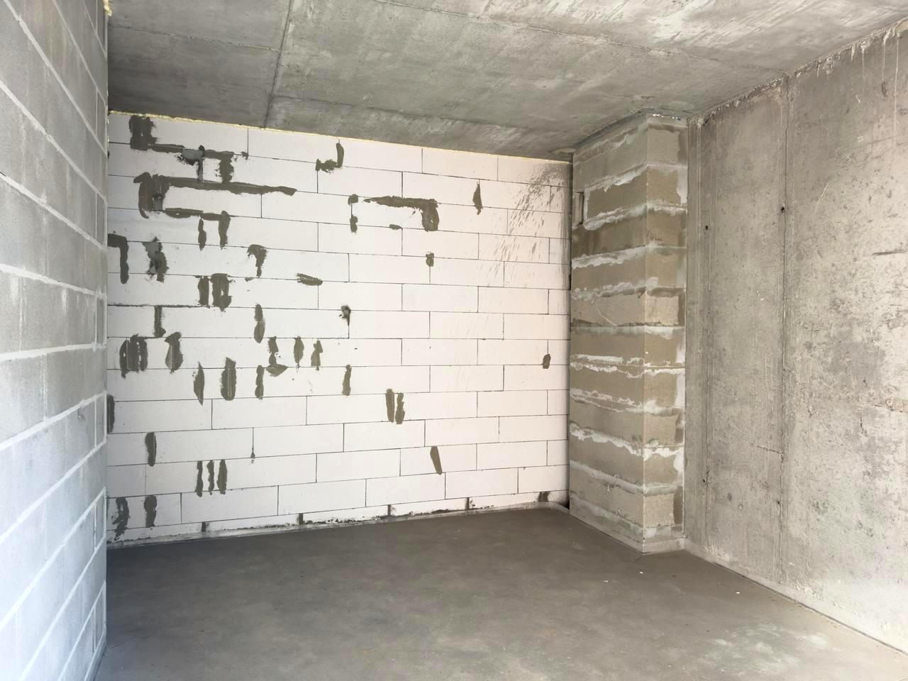 1865288219162243