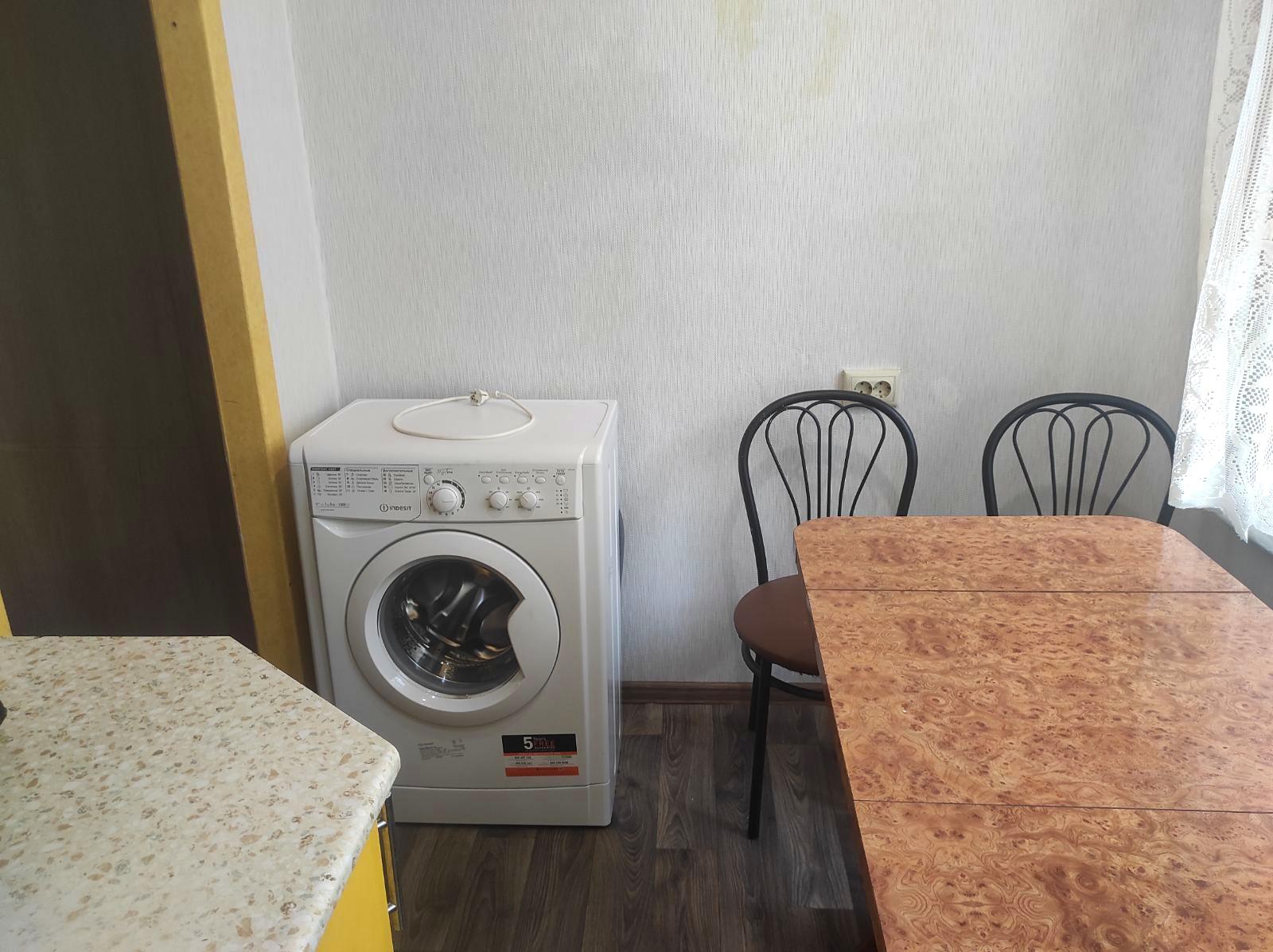 1865329845059804