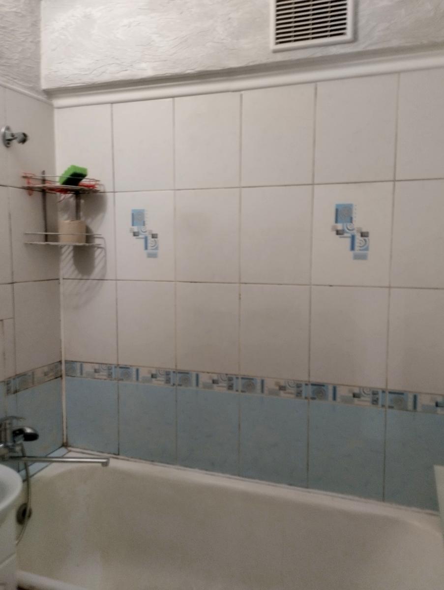 1865329847844301