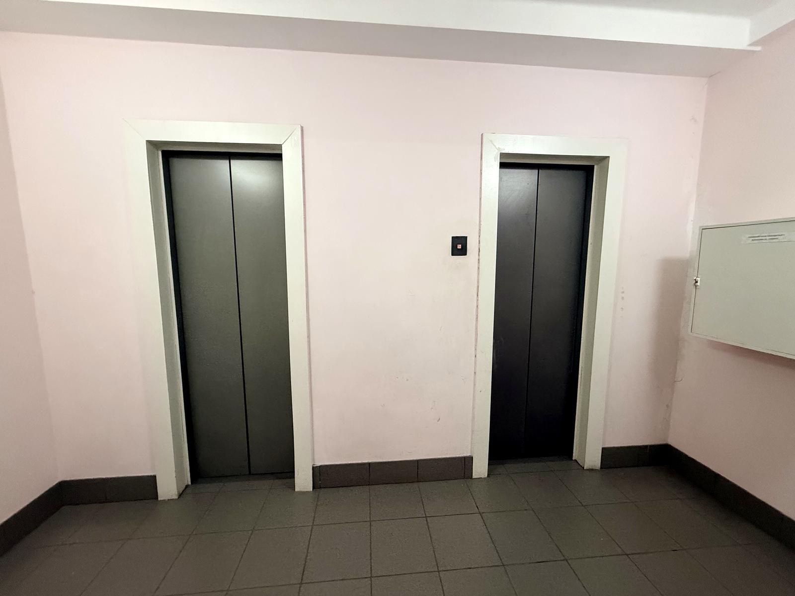 1865353631211166