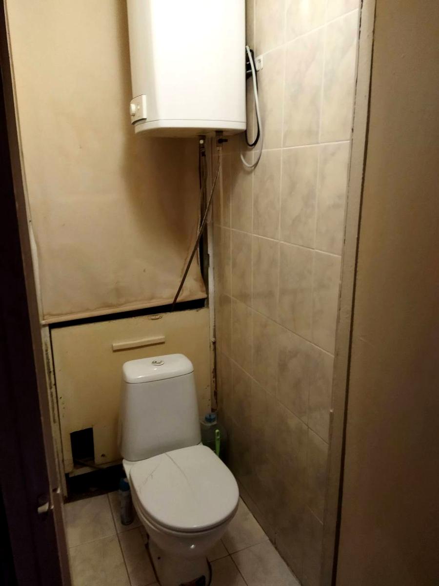 1865408078713544