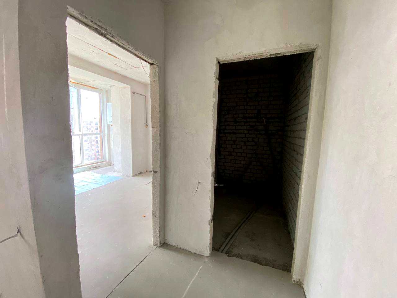 1865418647594558
