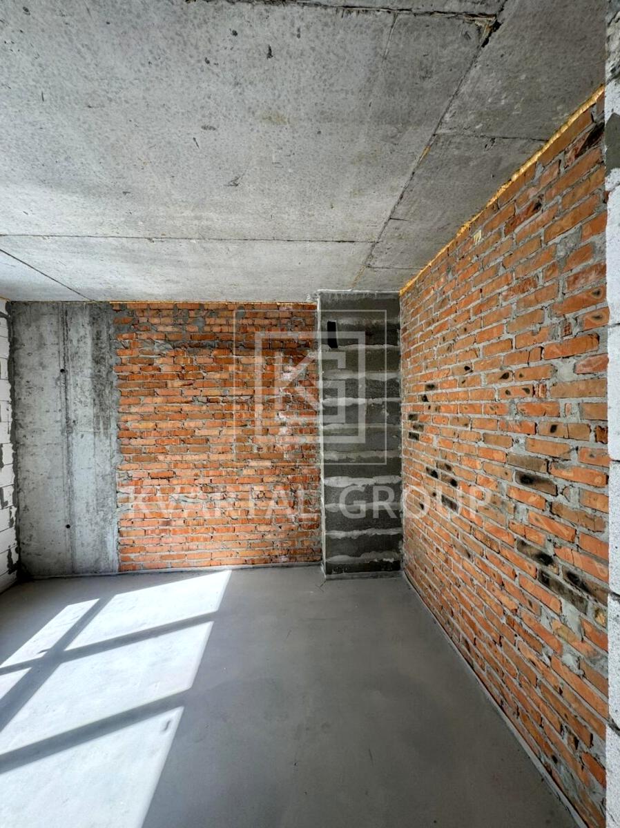 1865513621197561